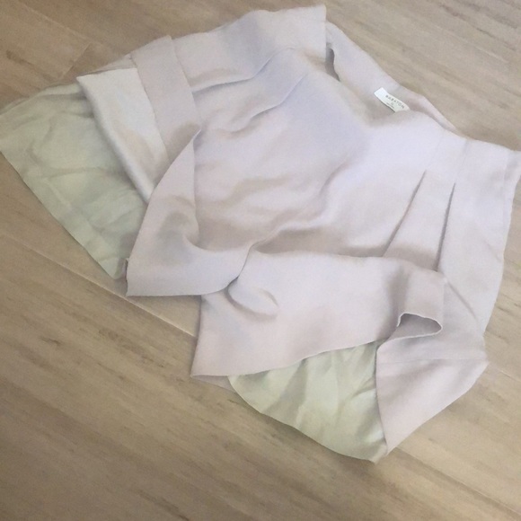 Aritzia babaton high rise pleated beige shorts - Picture 6 of 9